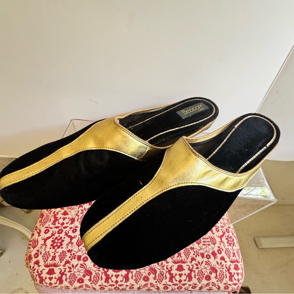 BEACON SLIPPERS BLACK VELVET with GOLD ACCENT - 10.5 Grand Millennial Regency - Picture 15 of 15